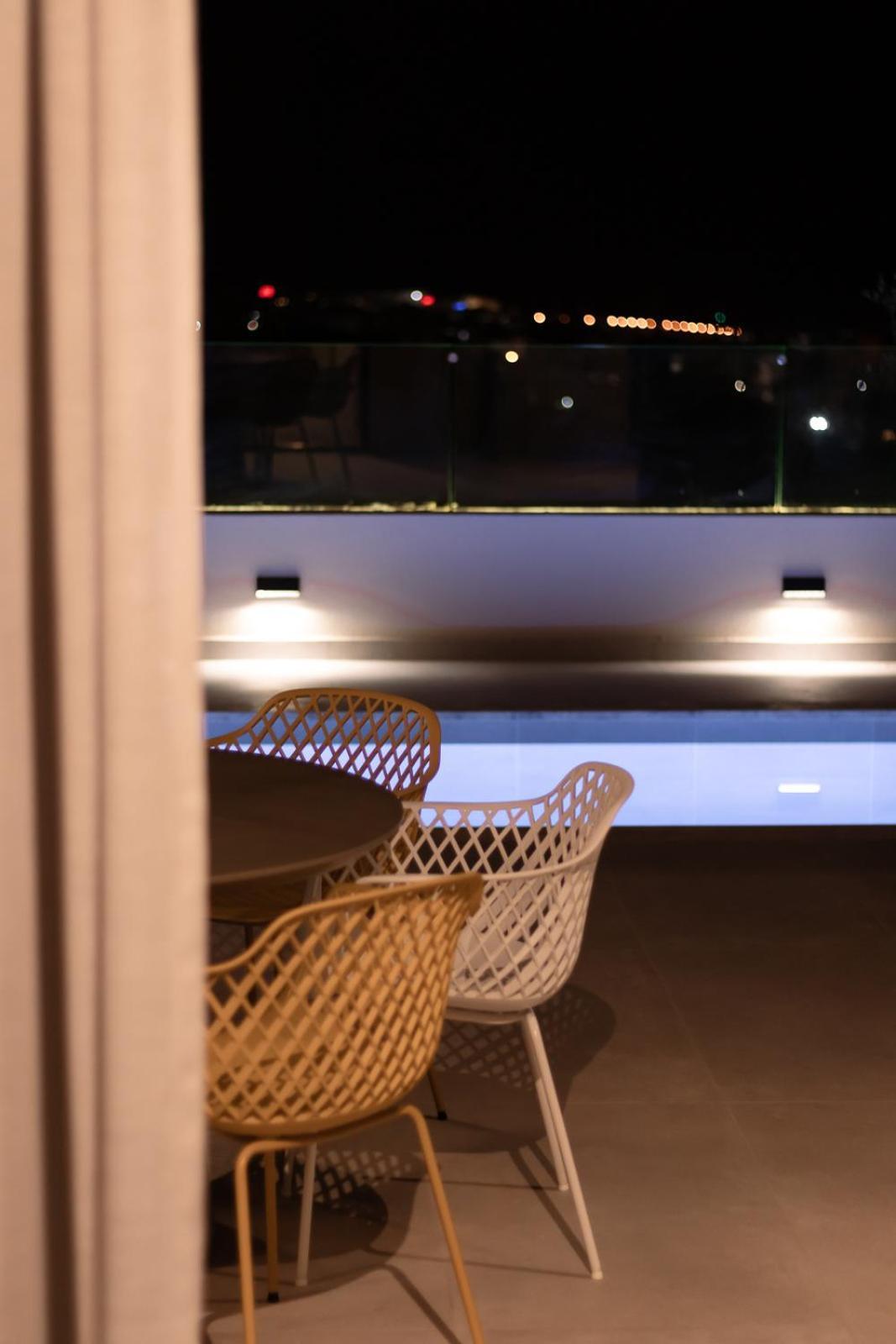Orama Luxury Suite 3 Bedrooms With Private Pool 헐소니소스 외부 사진