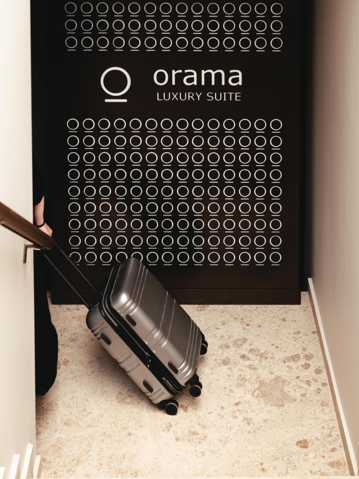 Orama Luxury Suite 3 Bedrooms With Private Pool 헐소니소스 외부 사진