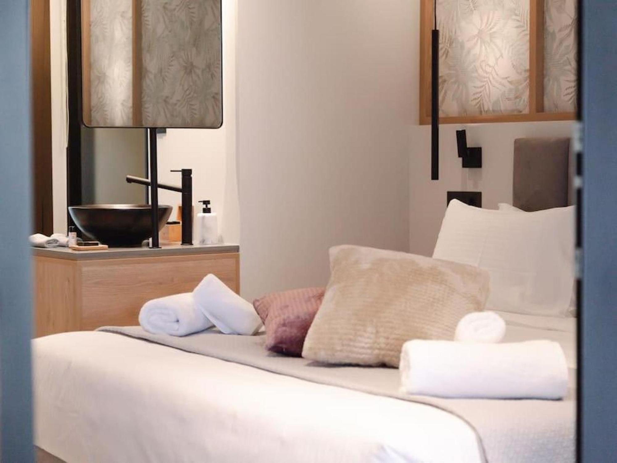 Orama Luxury Suite 3 Bedrooms With Private Pool 헐소니소스 외부 사진