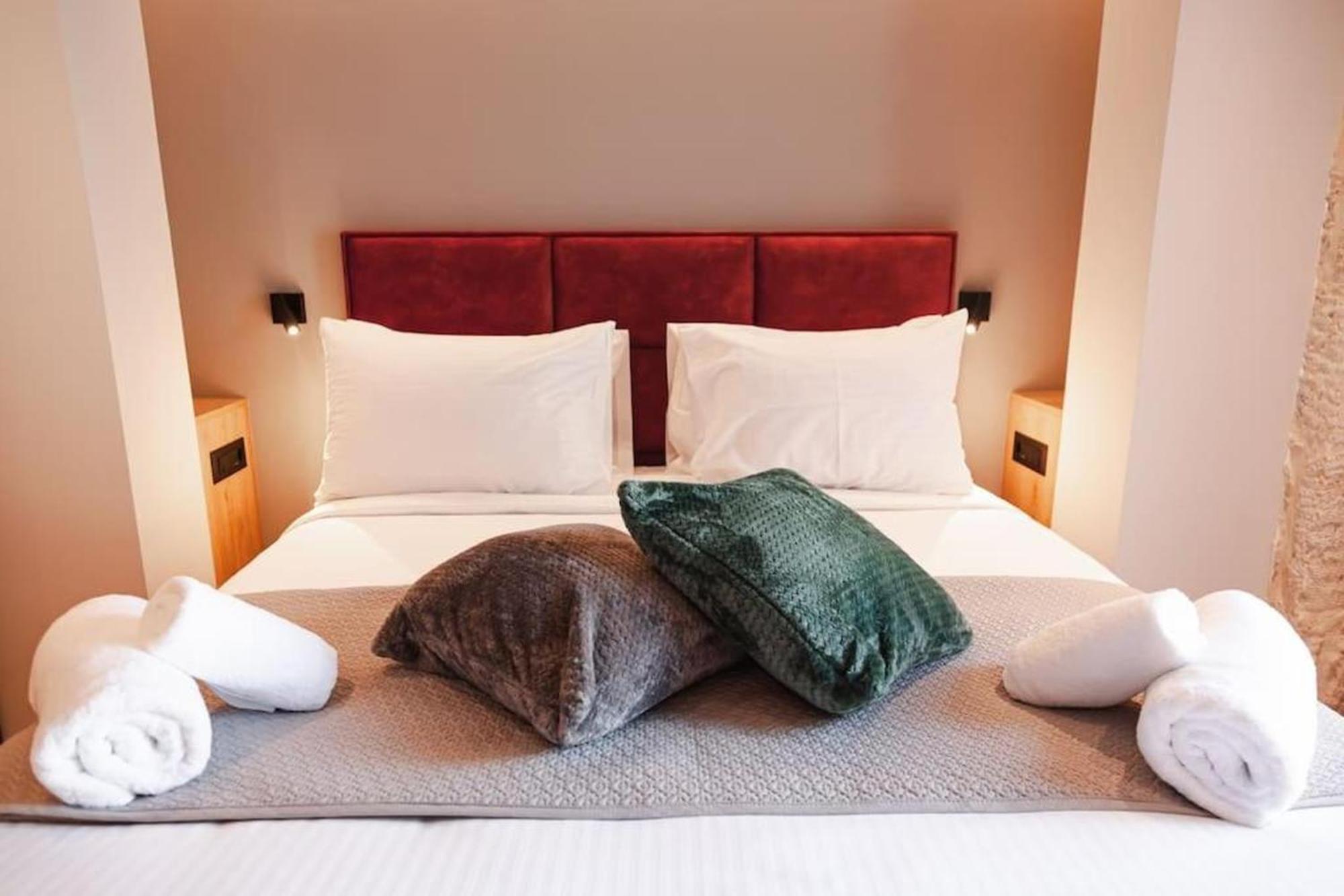 Orama Luxury Suite 3 Bedrooms With Private Pool 헐소니소스 외부 사진